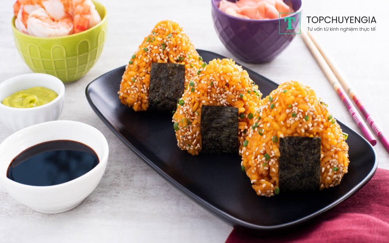 15 món ăn nổi tiếng Nhật Bản Onigiri