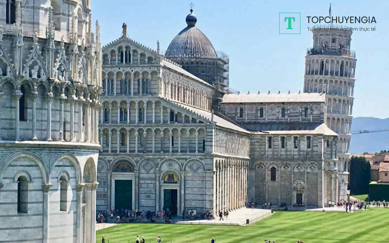 Bước đầu tiên để xin visa du học Ý, bạn cần nộp đơn đăng ký nhập học tại một ngôi trường Đại học tại Ý. 