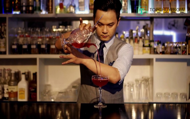 chuyên gia pha chế rượu Phạm Đình Song
