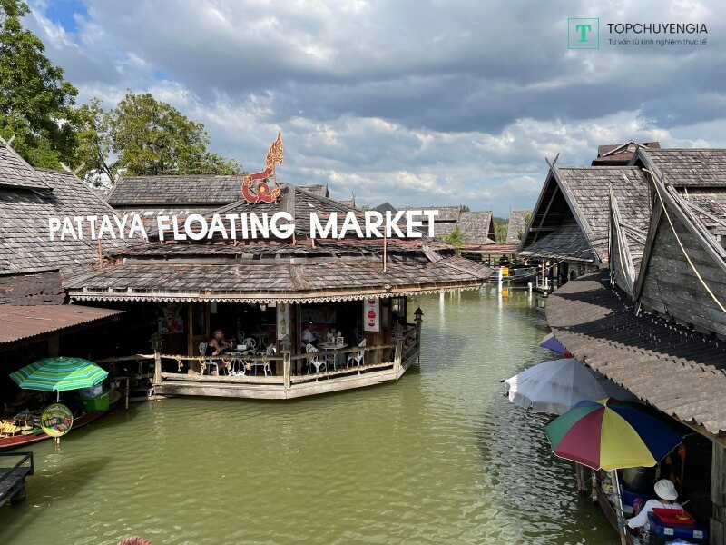 floating market pattaya