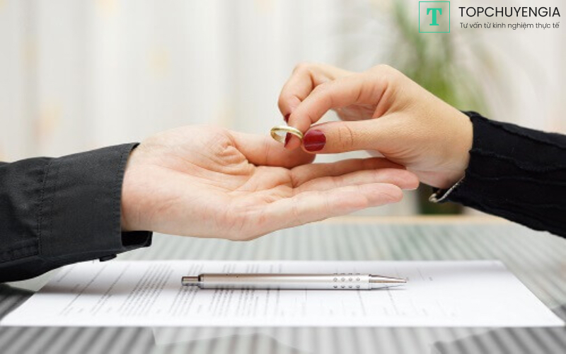 Hồ sơ ly hôn cần chuẩn bị những giấy tờ gì?