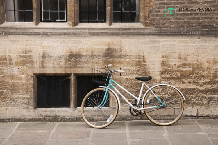 Xe đạp là phương tiện đi lại khi du học Anh rất tiện lợi