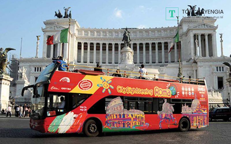 Xe buýt ở Ý thường hoạt động từ 5h30 sáng đến 12h đêm và khác ở nhiều nước khác là ở đây sẽ có các chuyến xe buýt vào ban đêm.